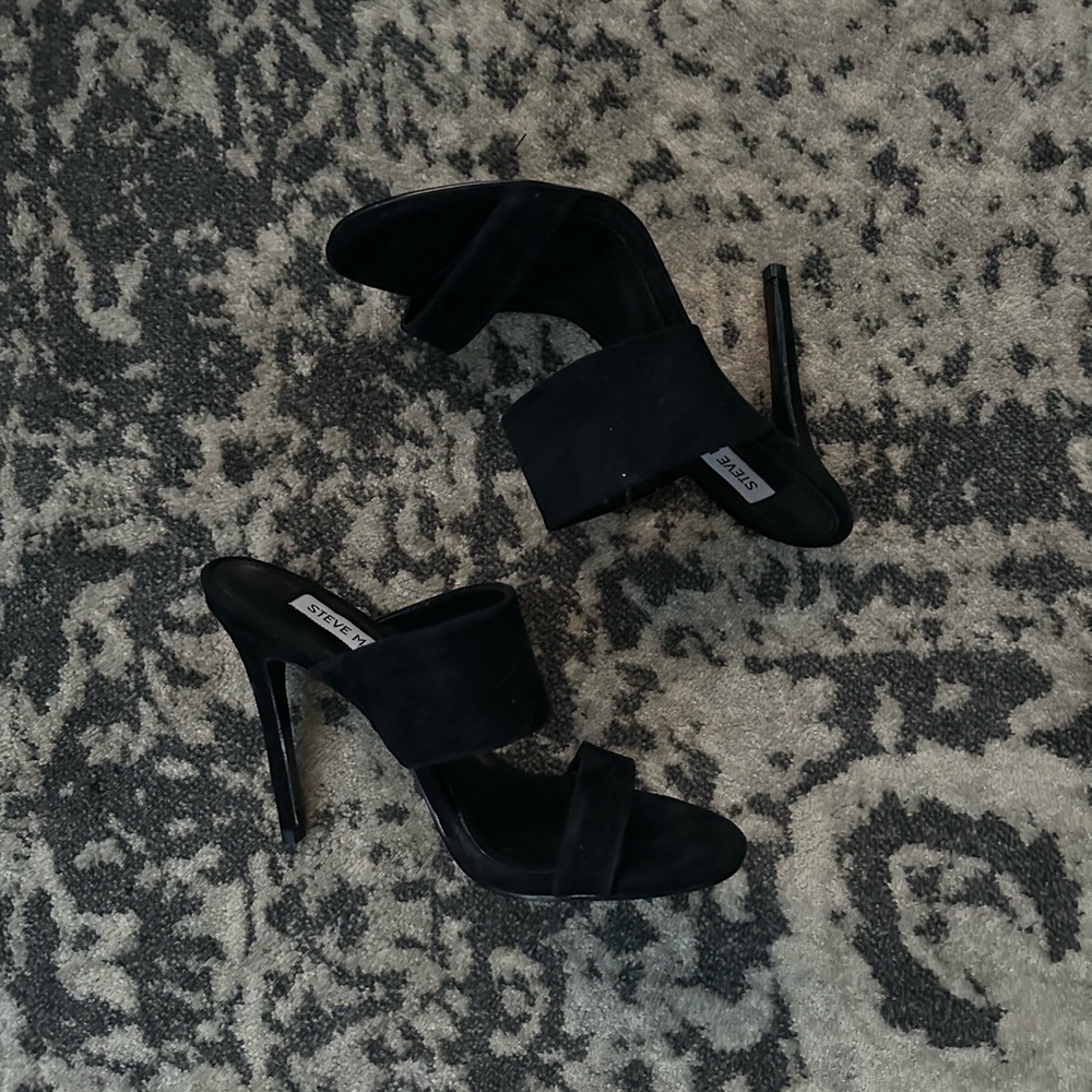 Steve Madden size 5.5 black sued sandal